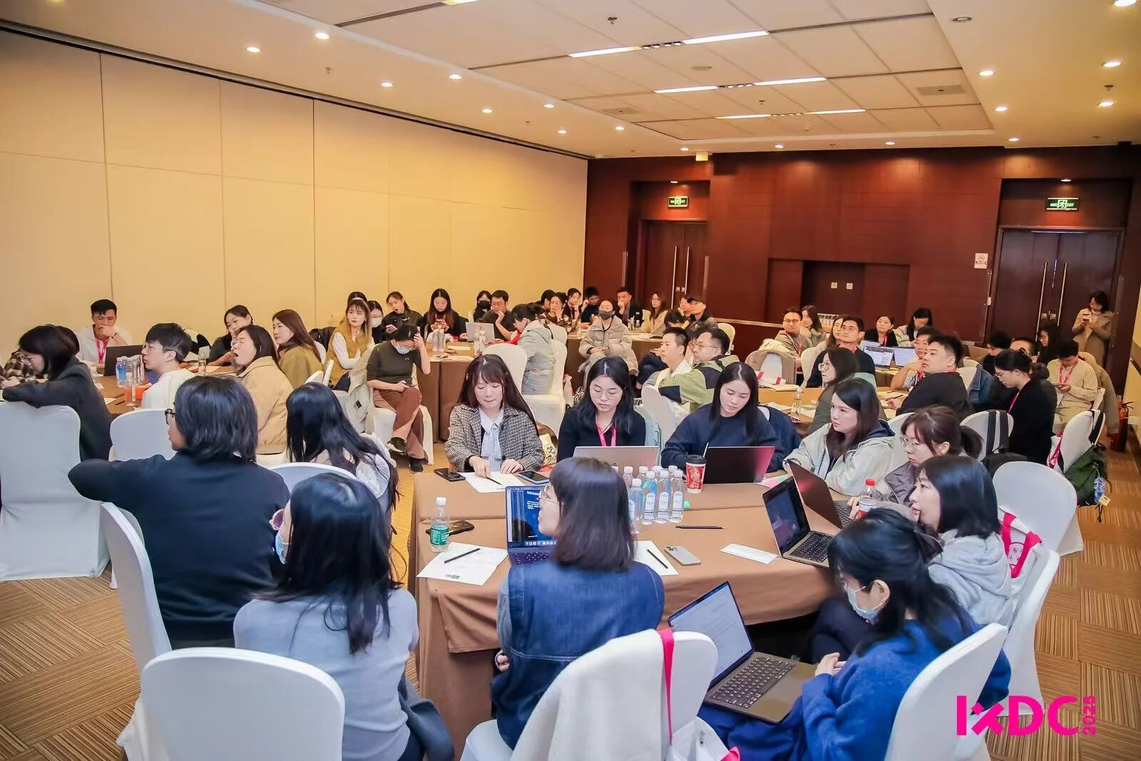 IXDC2025大会｜设计精英齐聚，探索AI如何重塑设计行业的未来图景