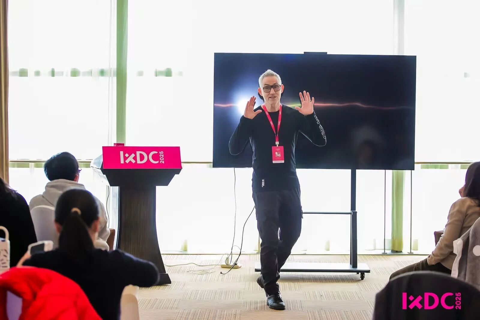 IXDC2025大会｜AI洪流中捍卫人类创意，Branko Lukic提出“完美之瑕”设计哲学