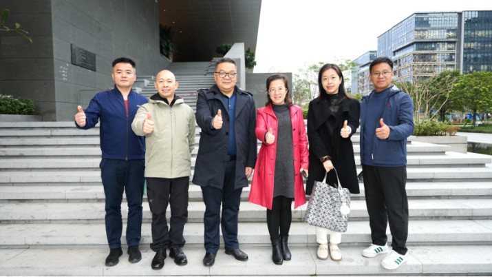 中国对外贸易广州物业发展有限公司（广交会）与广州设计之都促进会举行交流座谈