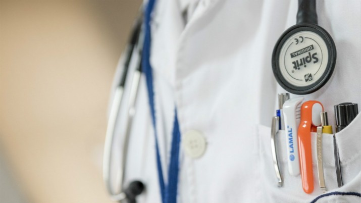 这个公司想帮医生开发手机应用管病人，每个患者装一个